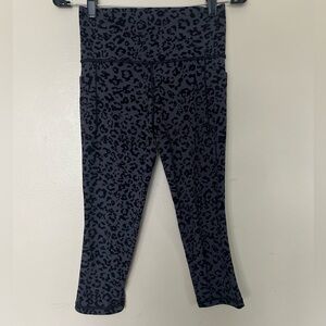 Athleta  Salutation II Capri Leggings